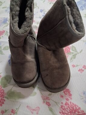 UGGgrey Suede Fleece Boots